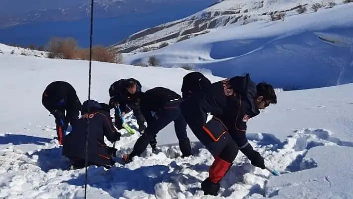 Elazığ'da çığda arama ve kurtarma tatbikatı