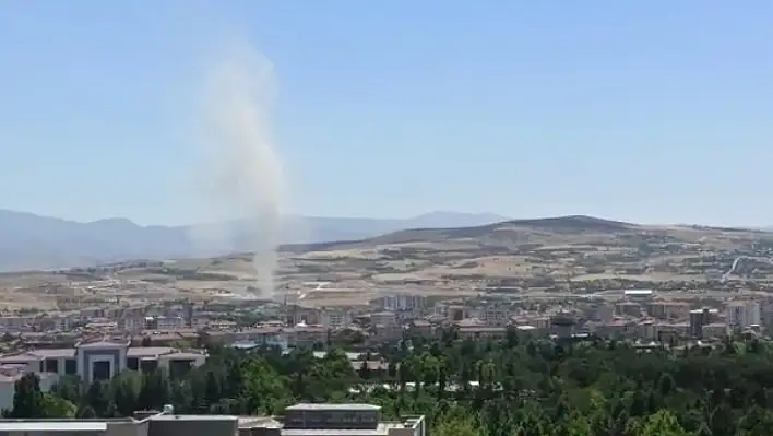 Elazığ'da çıkan hortum korkuttu