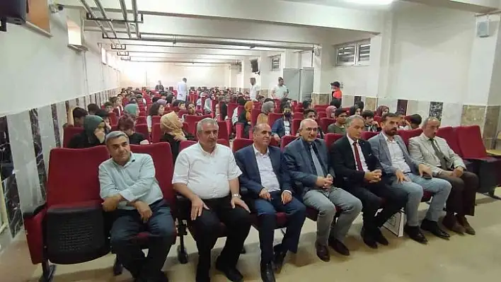 Elazığ'da erteleme, üşenme, vazgeçme konulu konferans verildi