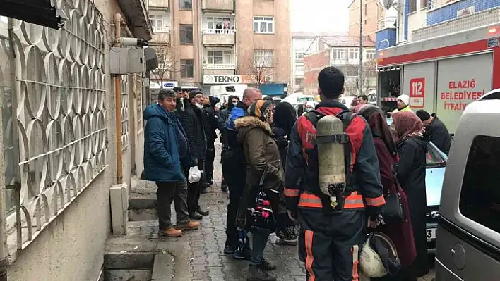 Elazığ'da ev yangını korkuttu