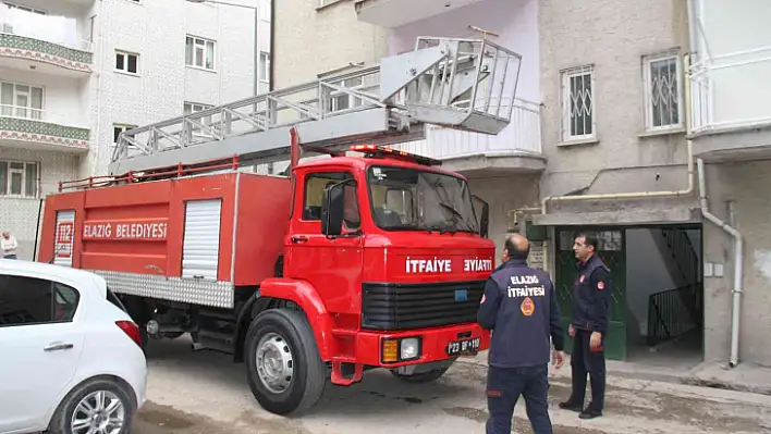 Elazığ'da fıkra gibi olay: Haber alınamayan çocuğun evinde kulaklıkla uyduğu ortaya çıktı