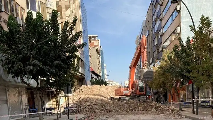 Gazi Caddesi, yıkım çalışması nedeniyle kısmen kapatıldı