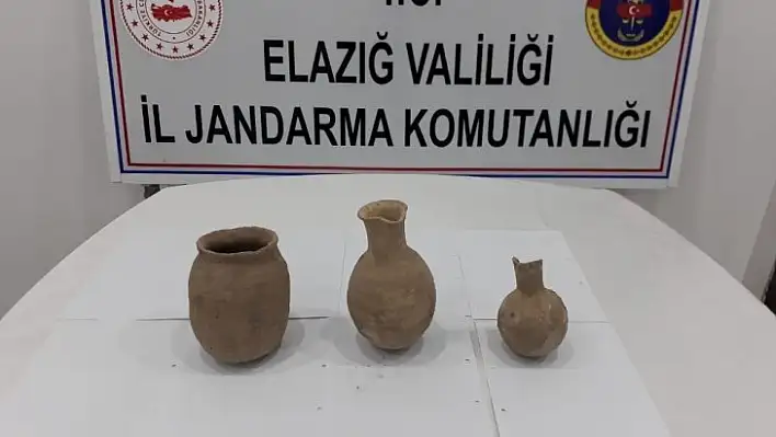 Elazığ'da jandarma, Roma dönemine ait küp ve testiler ele geçirdi