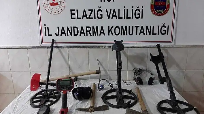 Elazığ'da kaçak kazıya suçüstü: 3 gözaltı