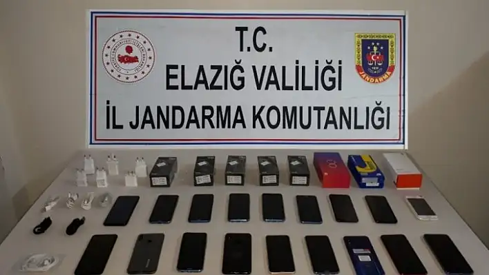 Elazığ'da kaçakçılıkla mücadele, telefonlar ele geçirildi