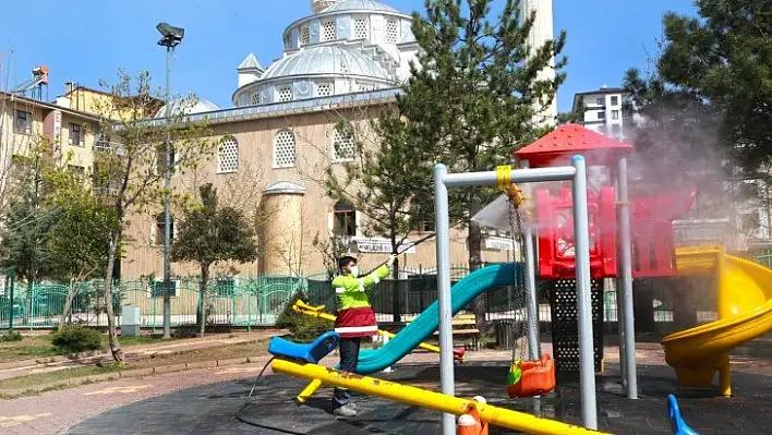 Elazığ'da kapsamlı temizlik,ilaçlama ve bakım çalışması