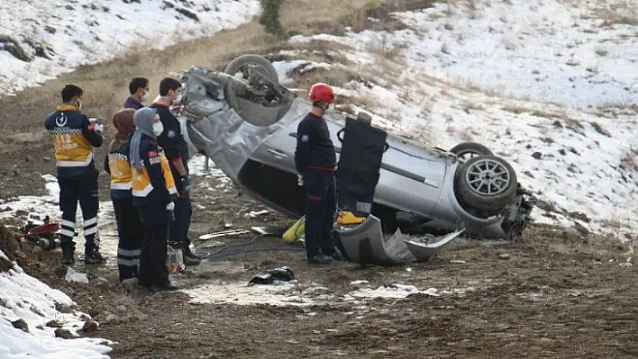 Elazığ'da otomobil takla attı: 1 ölü, 1 yaralı