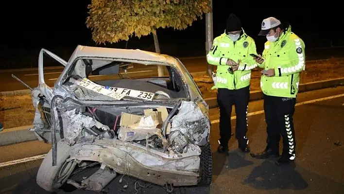 Elazığ'da otomobiller hurdaya döndü: 7 yaralı