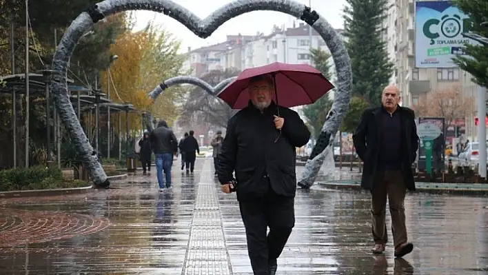 Elazığ'da sağanak yağış etkili oluyor