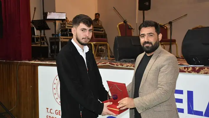 Elazığ'da ses yarışması il finali gerçekleştirildi