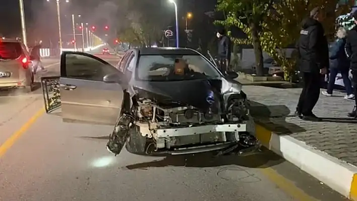 Elazığ'da trafik kazası: 2 Yaralı