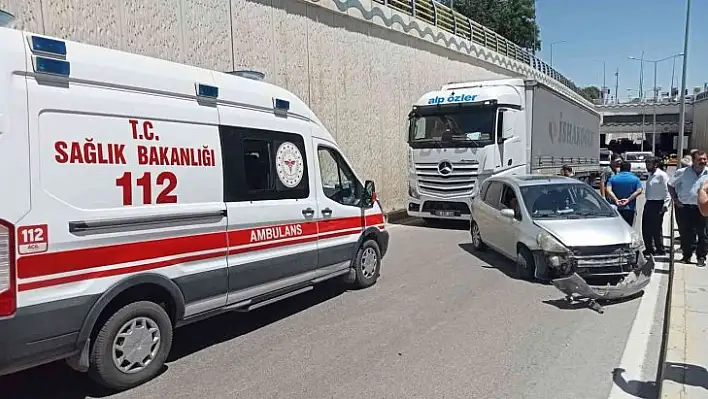 Elazığ'da trafik kazası: 2 yaralı