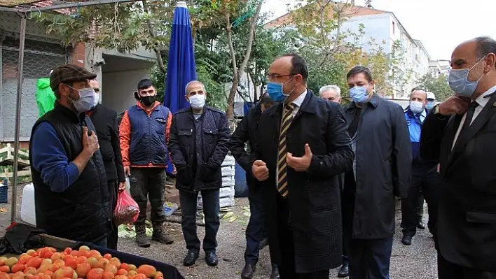 Elazığ'da vali pazara gitti, gülümseten diyaloglar yaşandı