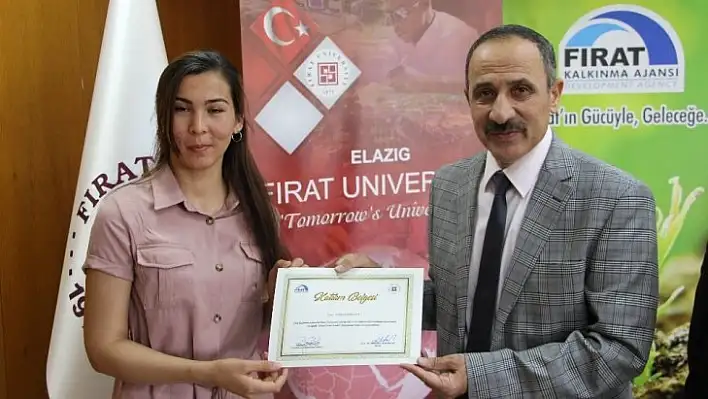 Elazığ'da yabancı öğrencilere  dış ticaret eğitimi verildi