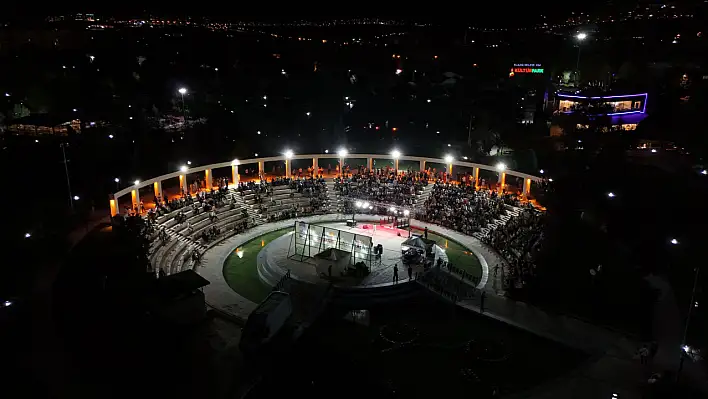 Elazığ'da yaz konserleriyle coşku sürüyor