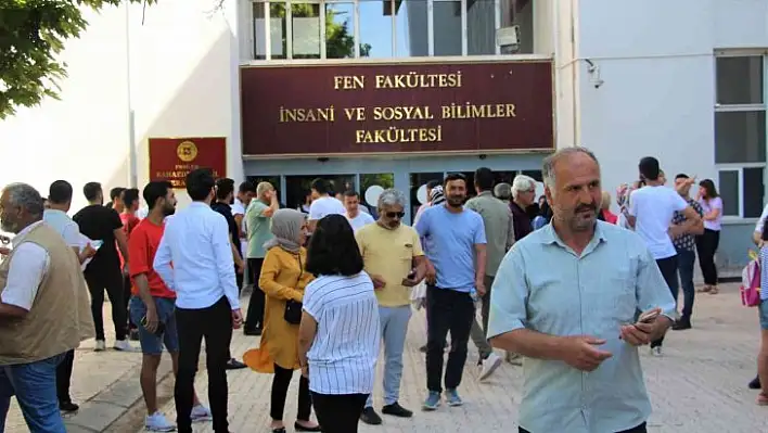 Elazığ'da YKS'nin ilk oturum heyecanı başladı