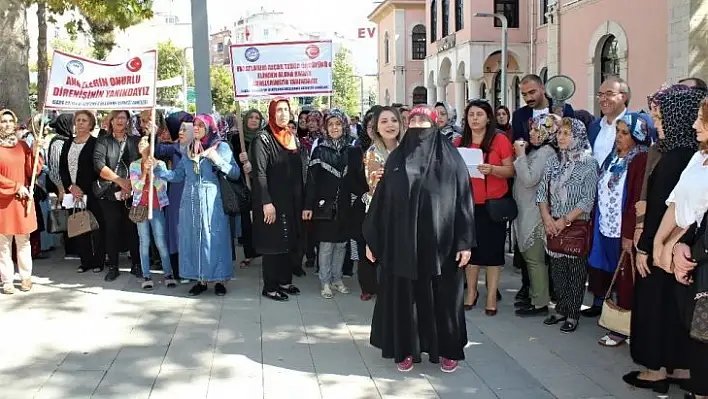 Elazığ'dan, Diyarbakır'da nöbet tutan annelere destek