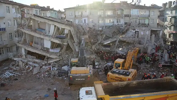 Elazığ depreminde ölenlerin sayısı 38'e yükseldi