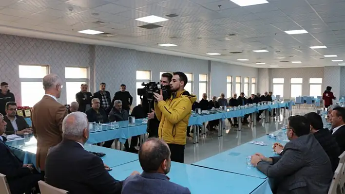 Elazığ İl Özel İdaresi'nden emekli olan personellere plaket 