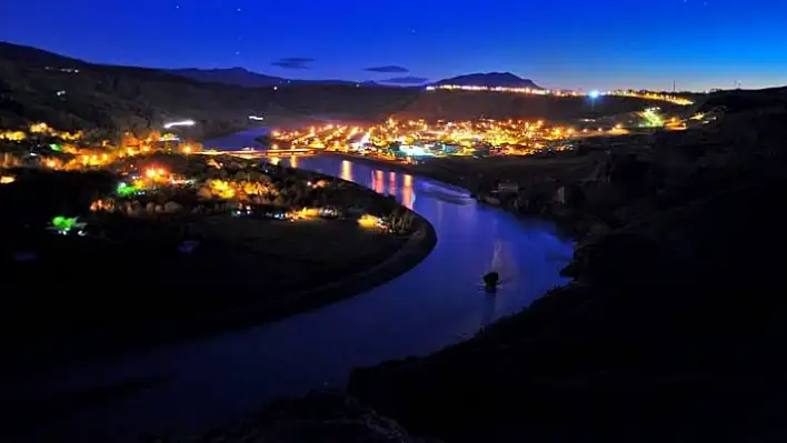 Elazığ'ın Palu ilçesinde 4,7 büyüklüğünde deprem meydana geldi.