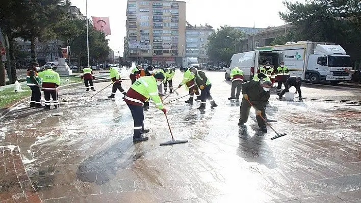 Elazığ, koronavirüse karşı dezenfekte ediliyor