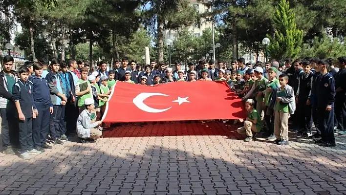 Elazığlı öğrencilerden 'Barış Pınarı Harekatına' destek