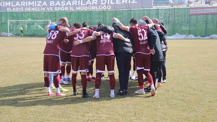 Elazığspor, 20 futbolcuyla Adıyaman'da