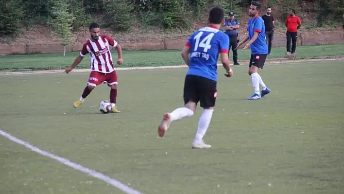 Elazığspor'da Eren 2,5 ay sahalardan uzak kalacak