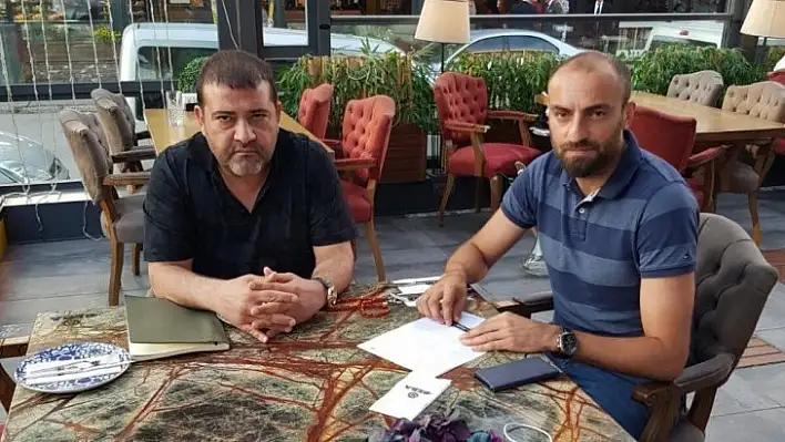 Elazığspor, Kadir Bekmezci'yle  sözleşmeyi 2 yıl uzattı