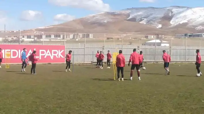 Elazığspor tam kadro çalıştı