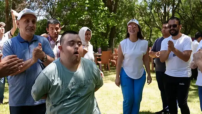 Engelsiz Yaşam Merkezi'nden anlamlı buluşma