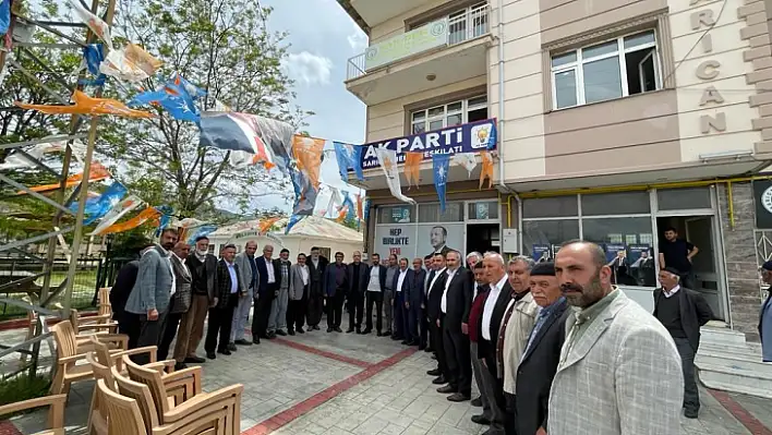 Eski Bakan Yardımcısı Tunç'tan Karakoçan ve Köylerine Ziyaret