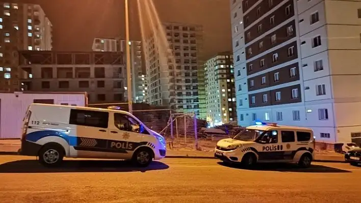 Kayseri'de bir şahıs evinde tabancayla başından vurulmuş halde buldu