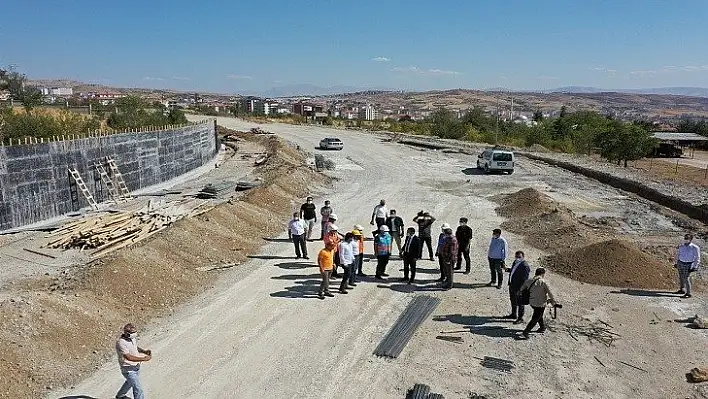 Fethi Sekin Şehir Hastanesi'ne Ulaşımı Kolaylaştıracak Yeni Yol Yapılıyor