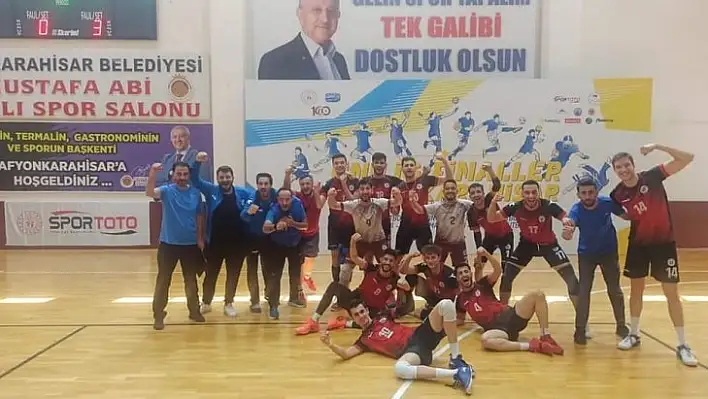 Fırat Üniversitesi voleybolda Süper Lig'e çıktı