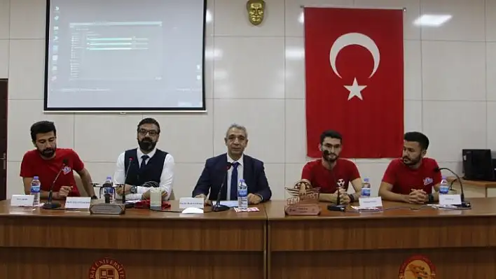 FÜ'de 'Bir Başarı Öyküsü' konferansı