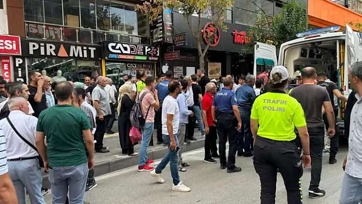 Gazi Caddesi'nde bıçaklı kavga çıktı