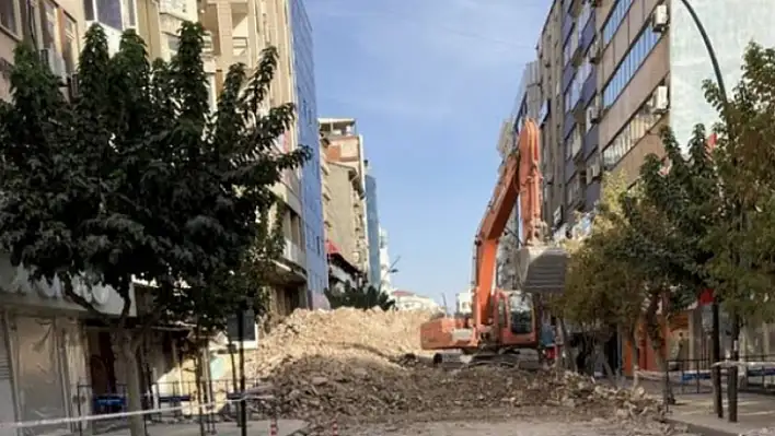 Gazi Caddesi trafiğe açıldı