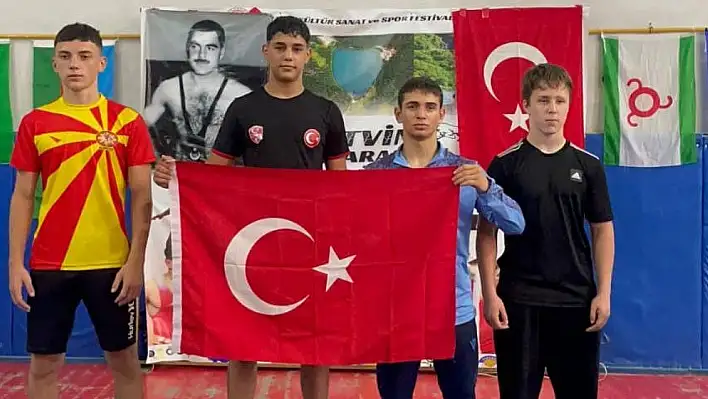Genç pehlivanlardan uluslararası başarı