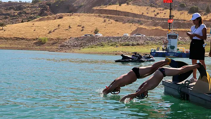 Gençlik Ve Spor İl Müdürlüğü, festivalde yüzme yarışlarıyla sahnedeydi