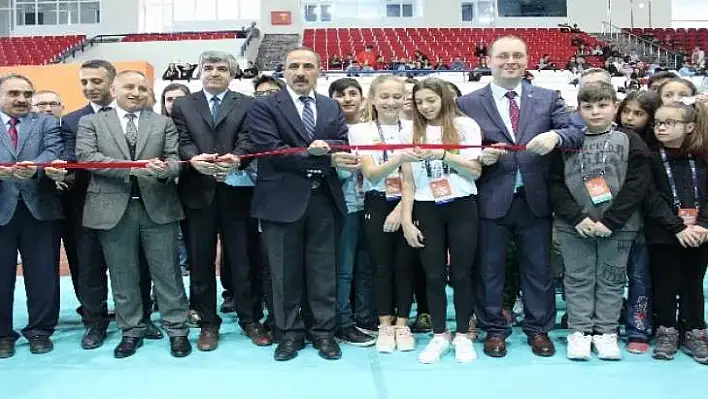 Elazığ'da TÜBİTAK Ortaokul Araştırma Projeleri Final Yarışması başladı