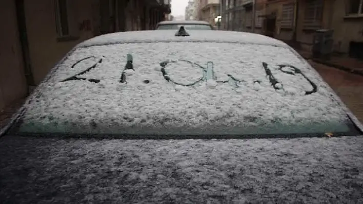 Elazığ'da kar yağışı etkili oluyor