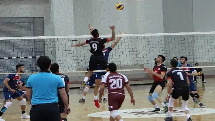 FÜ'de, Voleybol 1. Lig müsabakaları başladı