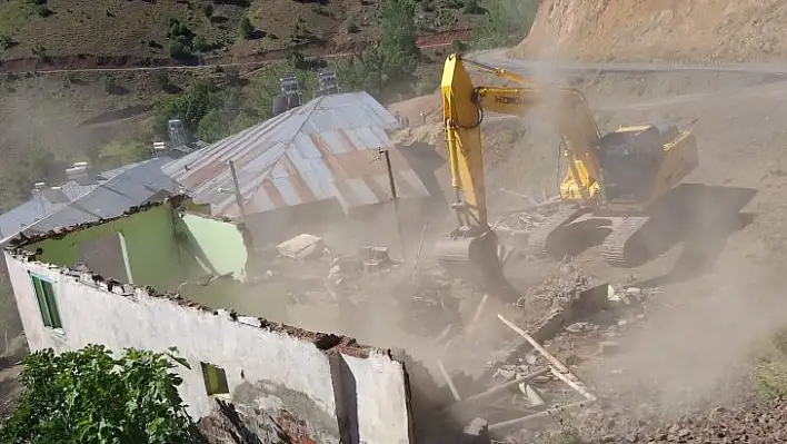 Haberi olmadan tapusuna şerh konuldu, evi yıkıldı