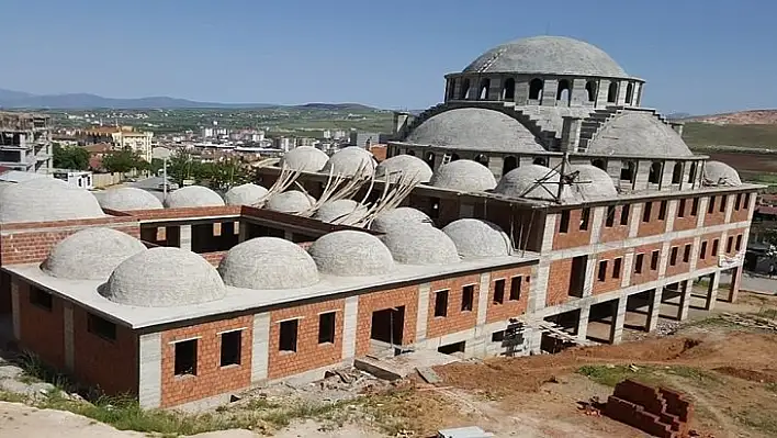 Hamidiye Camii ve Külliyesi yardım bekliyor