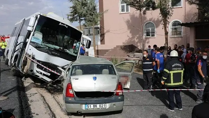 Niğde'de hasta taşıyan midibüsle otomobil çarpıştı: 1 ölü