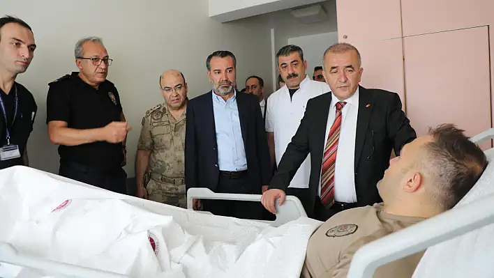 İl protokolünden hastanedeki yaralı PÖH komiserine ziyaret