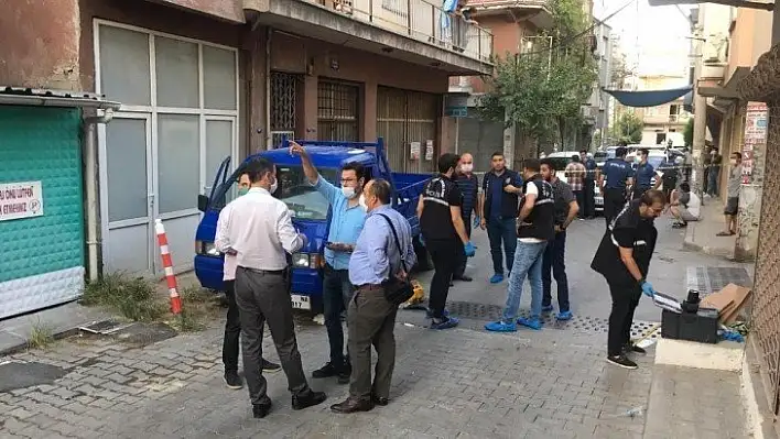 İzmir'de sokak ortasında infaz