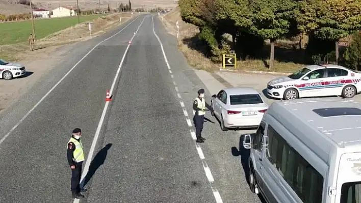 Jandarma drone ile havadan trafik denetimi gerçekleştirdi