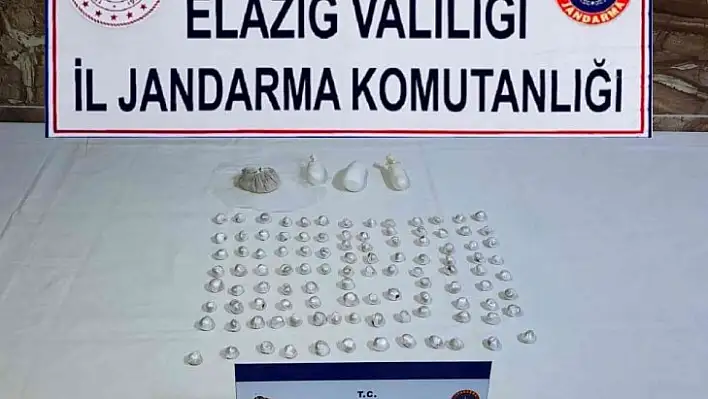 Jandarma uyuşturucu tacirlerine geçit vermiyor